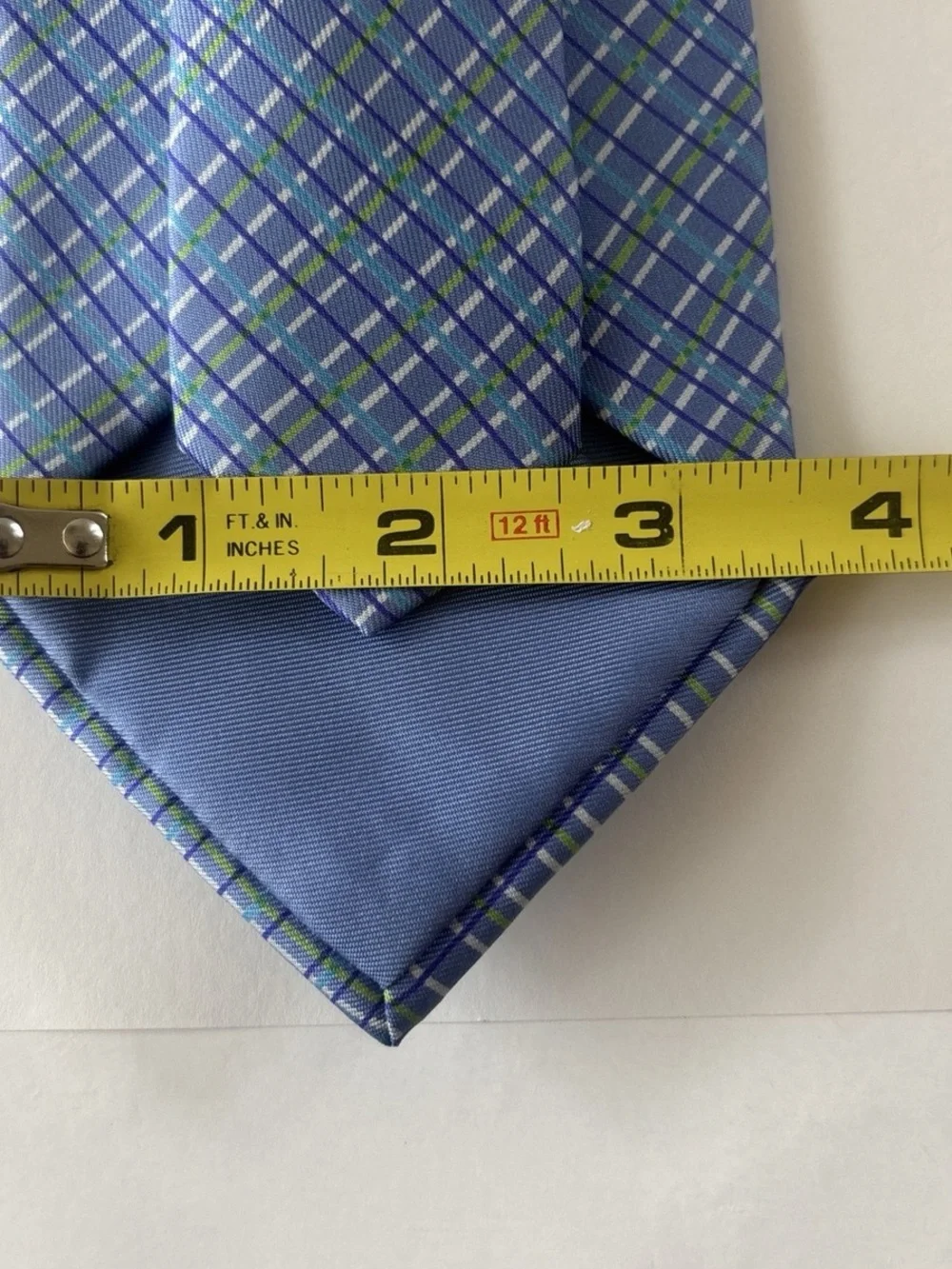Hermes Silk Tie Pattern 5046 PA in a soft blue Like New